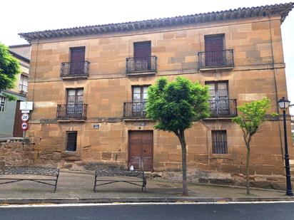 Vista exterior de Finca rústica en venda en Briones amb Jardí privat