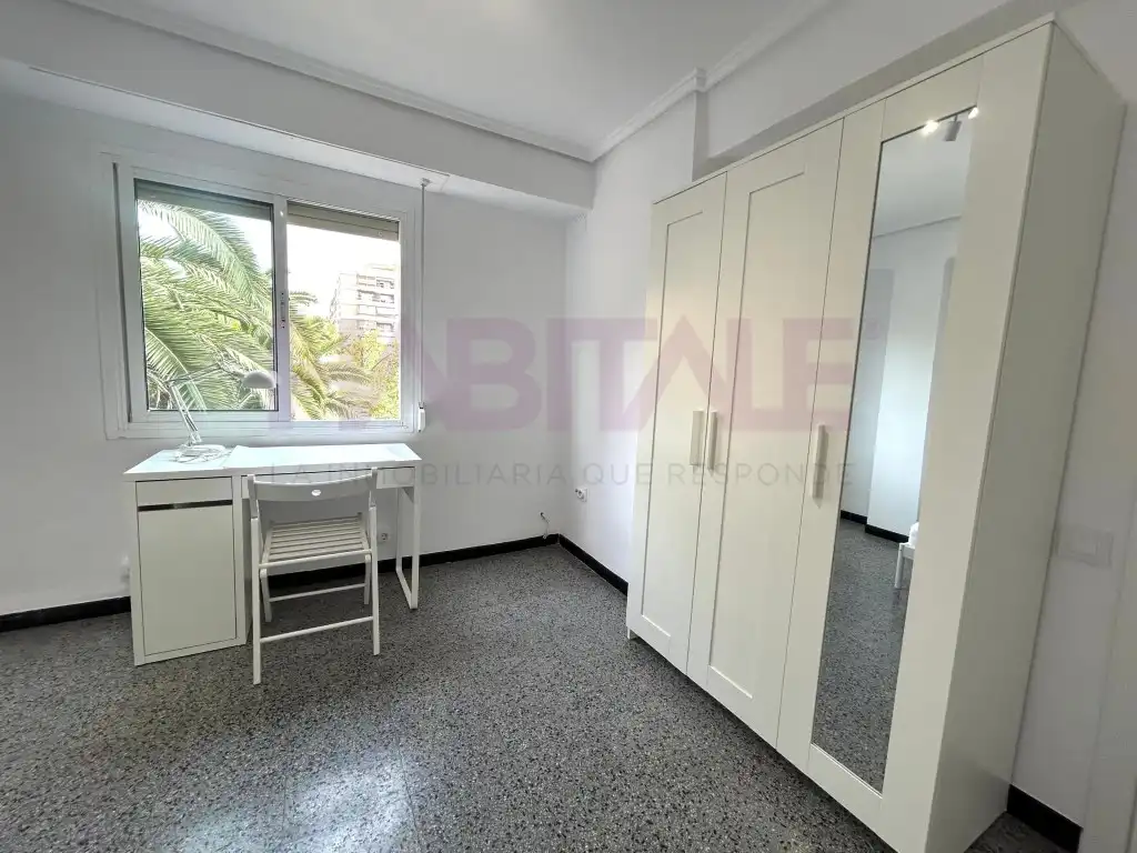 Bedroom of Flat for rent in Valencia  with Furnished