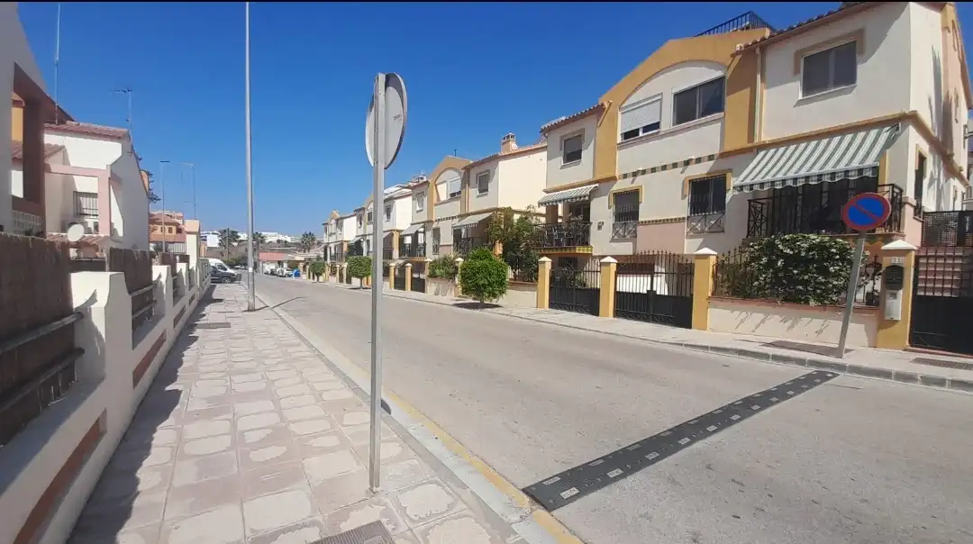 Vista exterior de Casa adosada en venta en Algarrobo con Calefacción, Jardín privado y Terraza