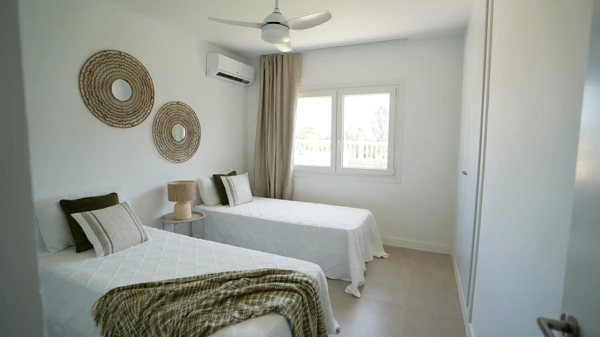 Houses for rent in El Faro de Calaburra - Chaparral
