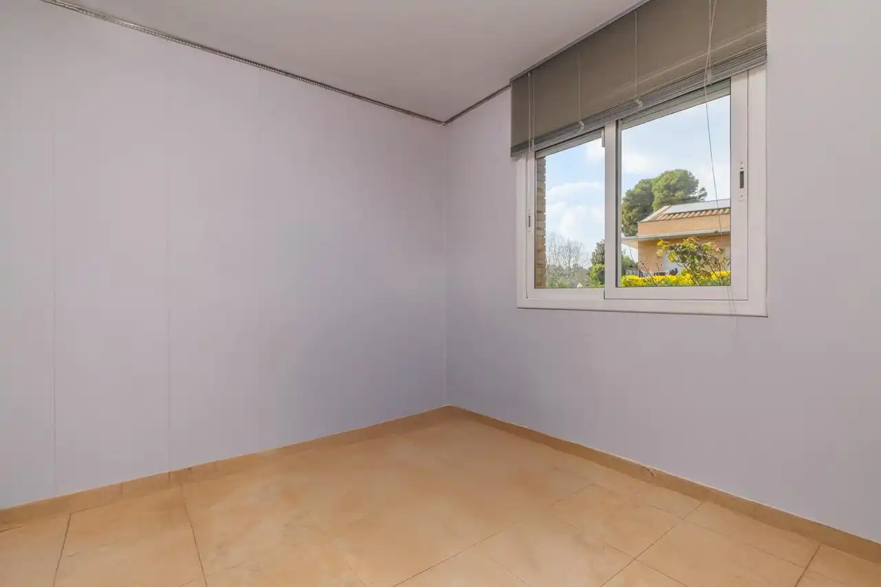 Bedroom of Houses for sale in Sabadell  with Air Conditioner, Heating and Terrace