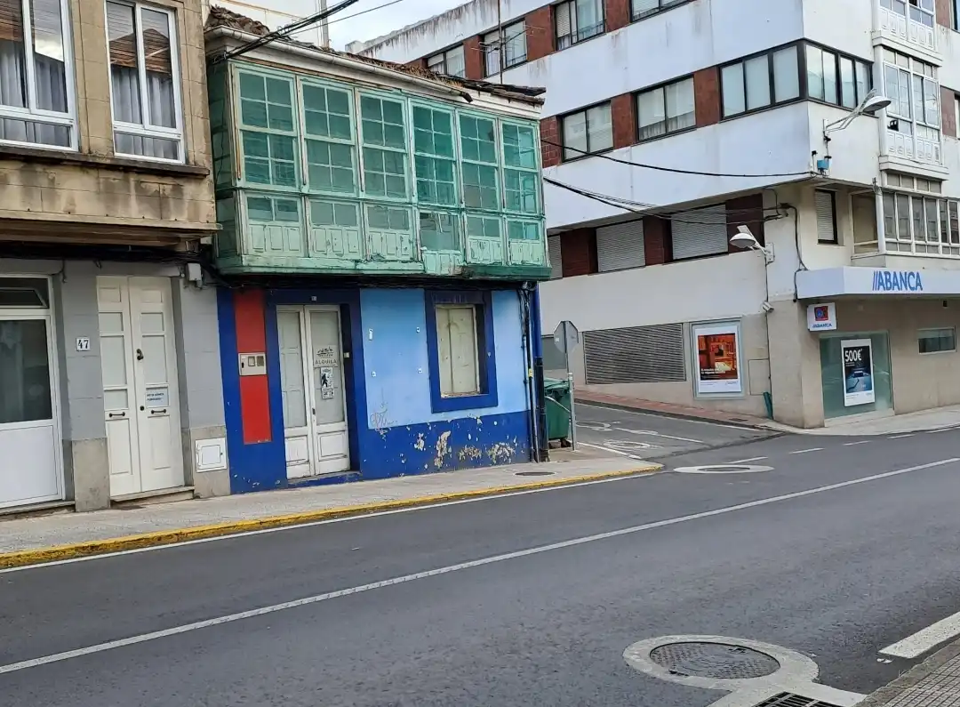 House for sale in Avenida da Escola de Gaitas 51-53