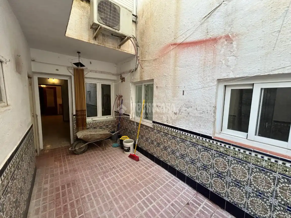 Casa adosada en venda en Baeza amb Aire condicionat i Balcó