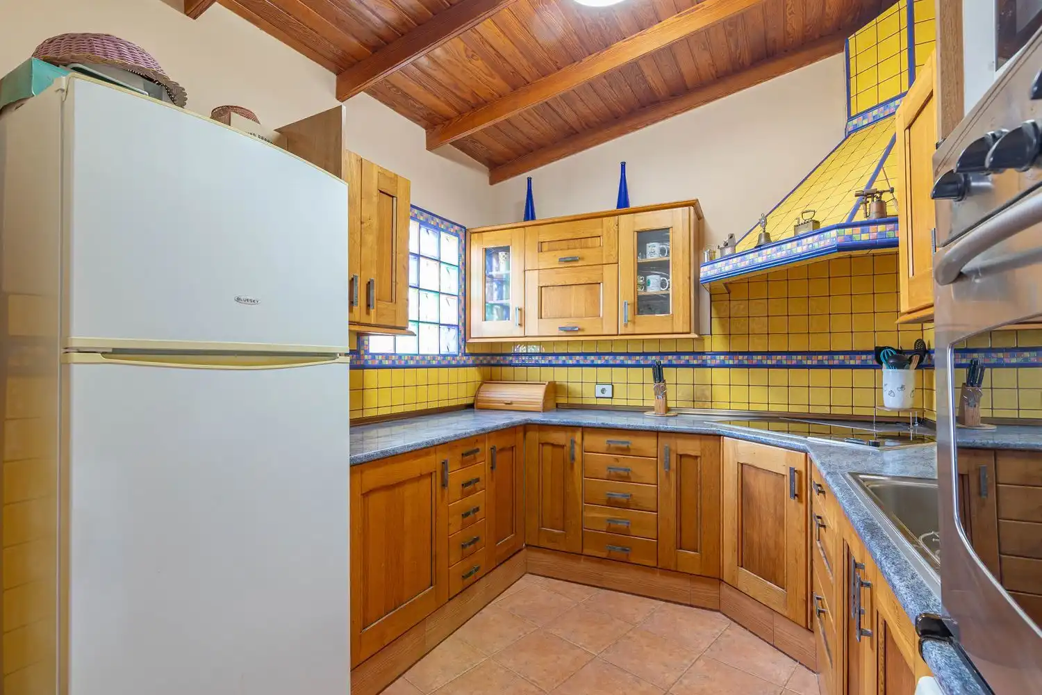 Cuina de Casa o xalet en venda en Vega de San Mateo amb Jardí privat, Traster i Balcó