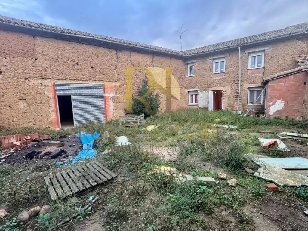 Houses for sale in Zotes del Páramo