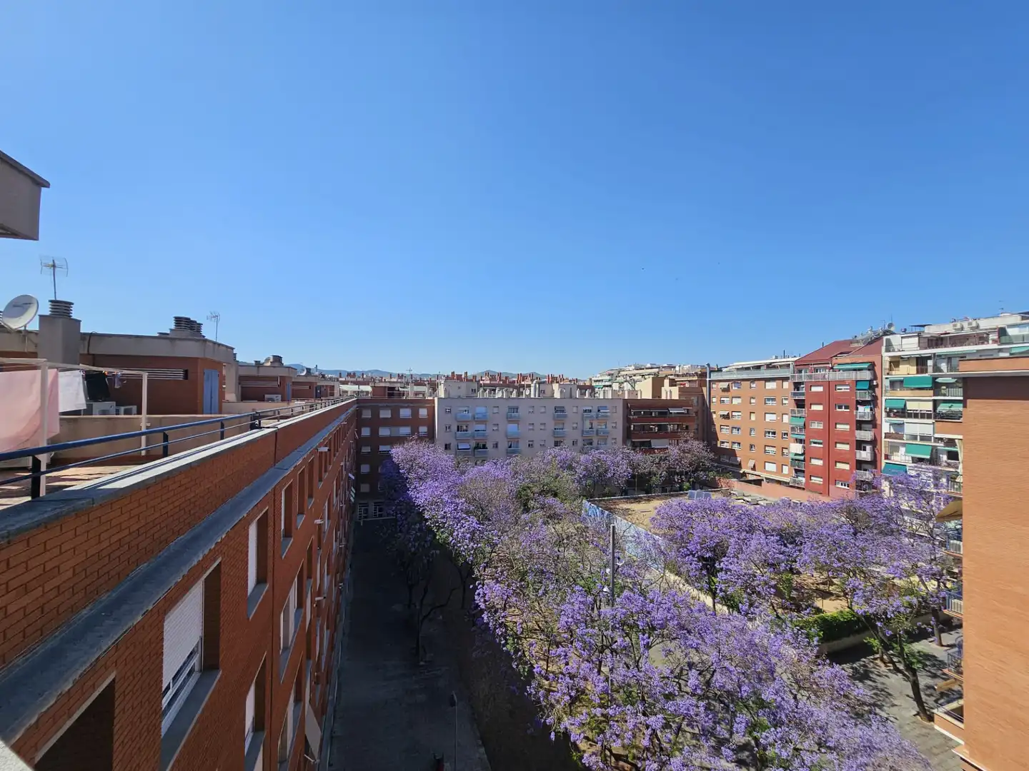 Vista exterior de Piso en venta en Barcelona con Parquet, Amueblado y Horno