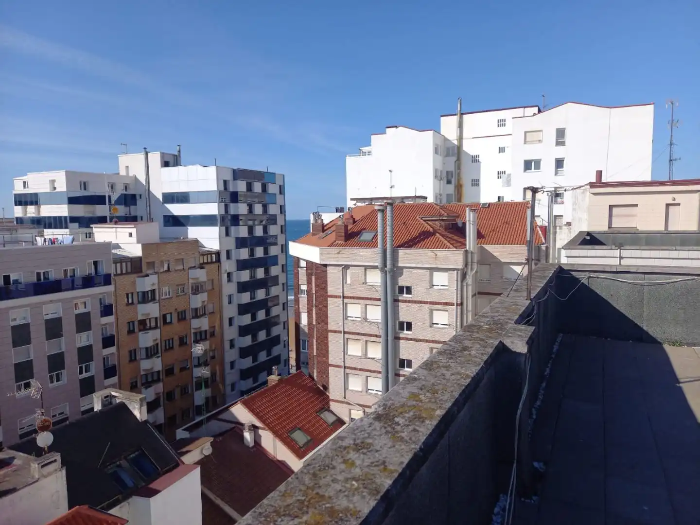 Exterior view of Attic for rent in Gijón   with Heating, Terrace and Furnished