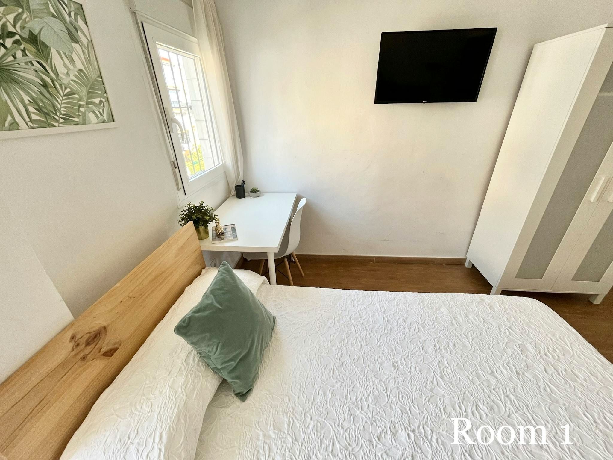 Dormitori de Pis per a compartir en  Sevilla Capital amb Moblat, Rentadora i TV