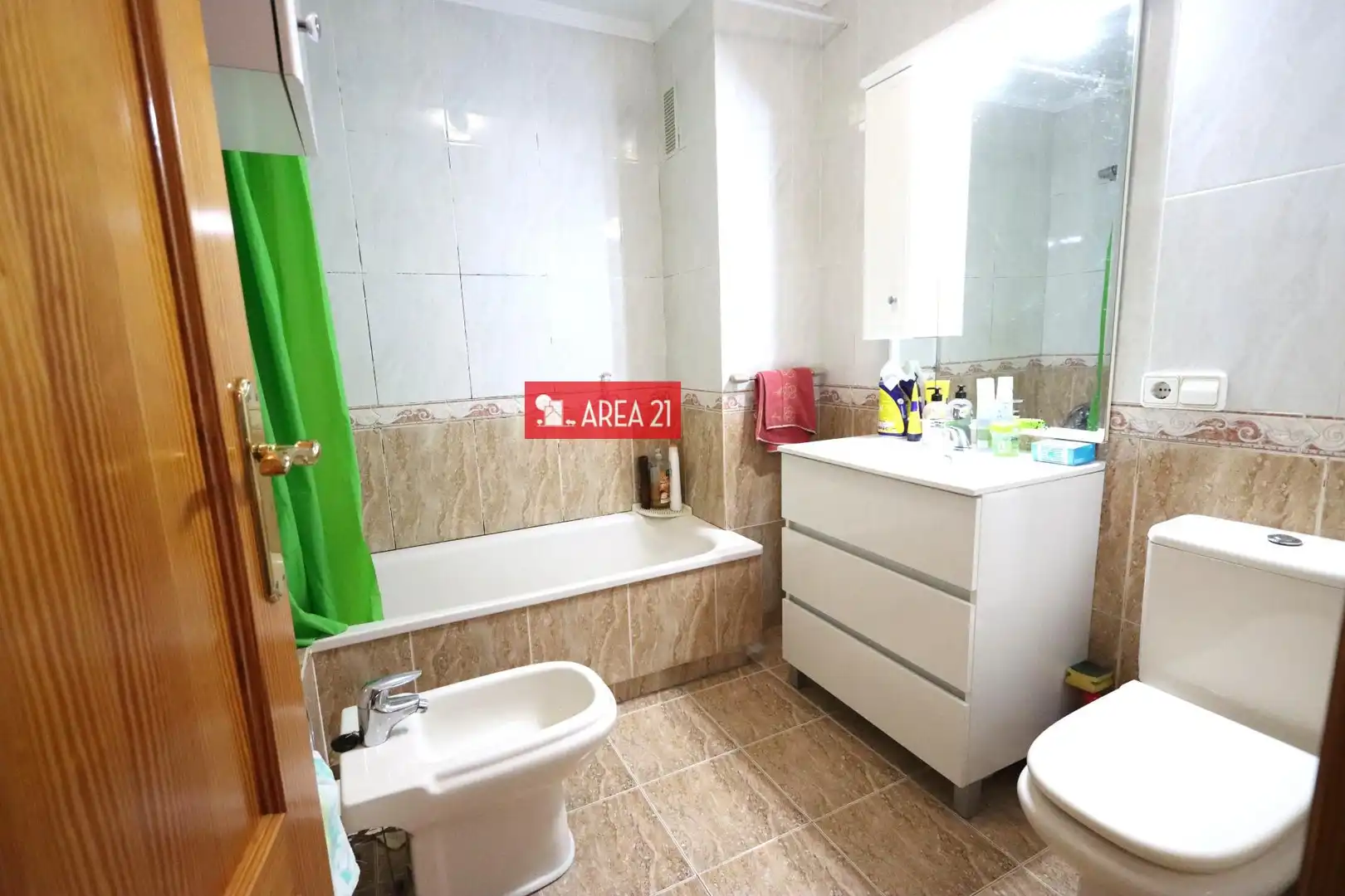 Habitación de Piso en venta en La Pobla de Vallbona con Trastero y Balcón