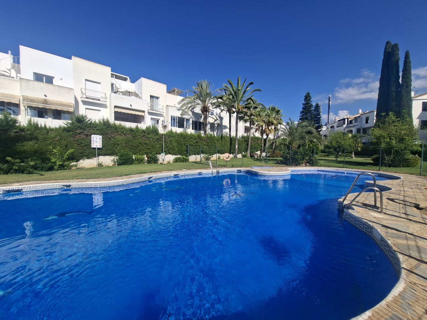 Jardín de Piso en venta en Estepona con Calefacción y Piscina comunitaria