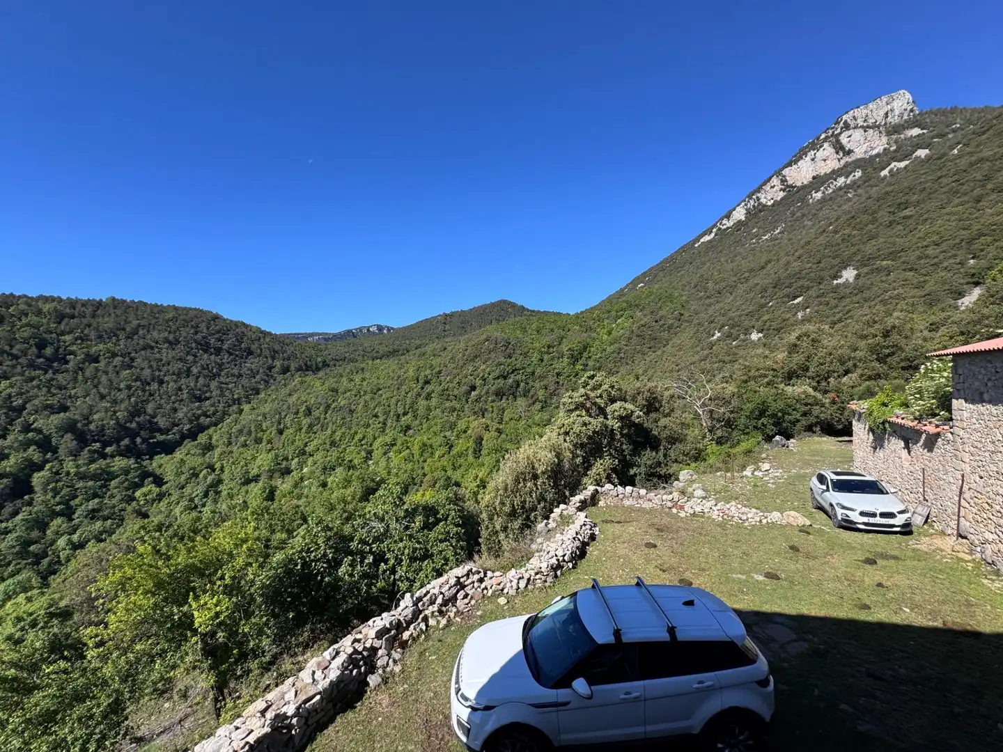 Parking de Finca rústica en venta en Albanyà con Jardín privado, Terraza y Trastero