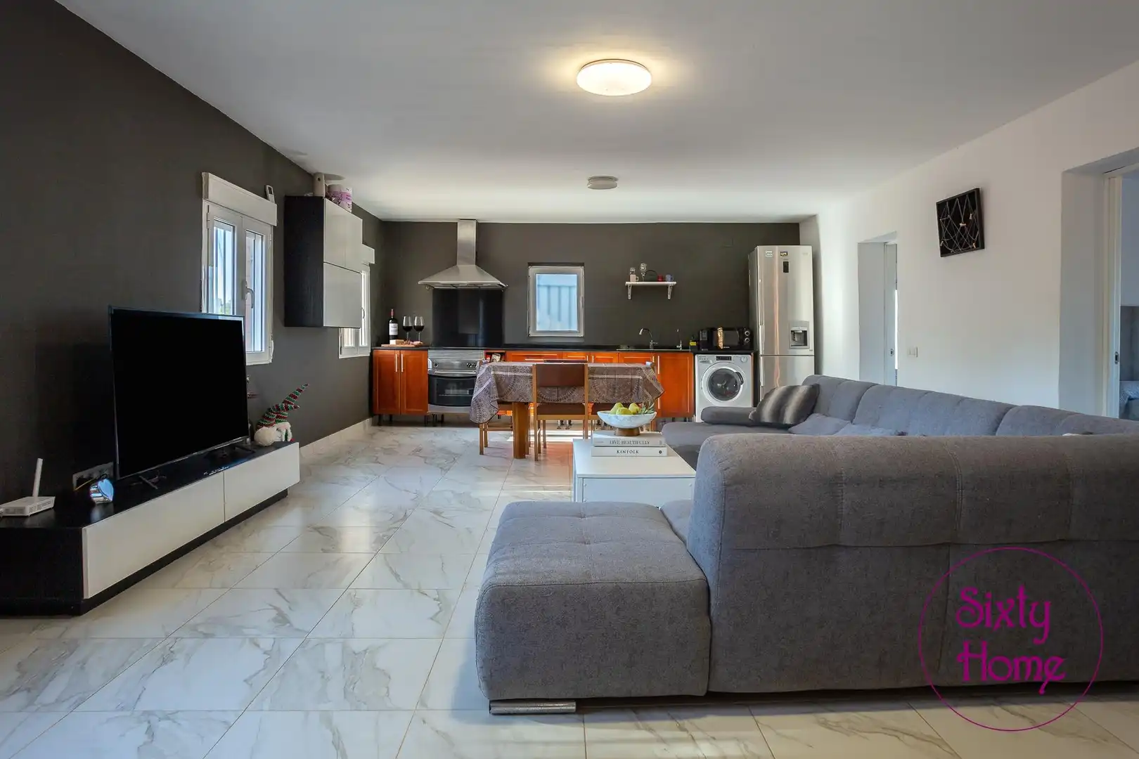 House with garden for sale in Calle Australia 9