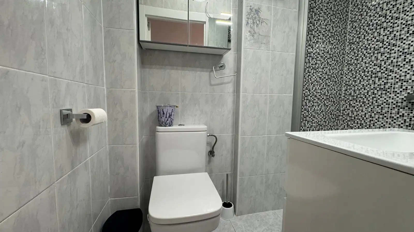 Badezimmer von Wohnung zur Miete in Santander mit Heizung, Parkett und Abstellraum