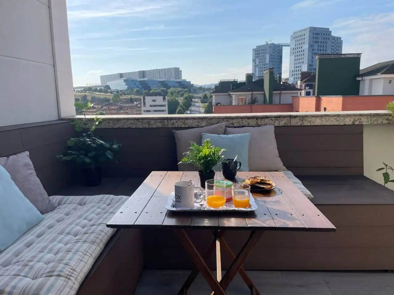 Terrasse von Dachboden zur Miete in Oviedo  mit Heizung, Parkett und Terrasse