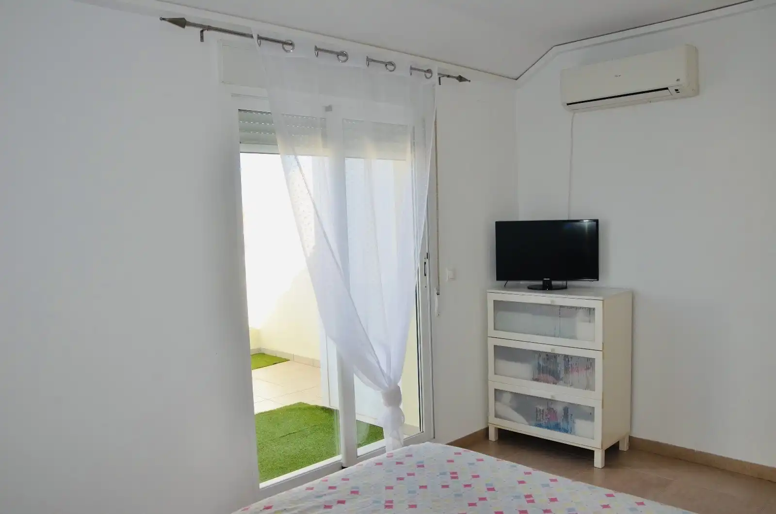Schlafzimmer von Dachboden zum Verkauf in Dénia mit Klimaanlage, Heizung und Terrasse