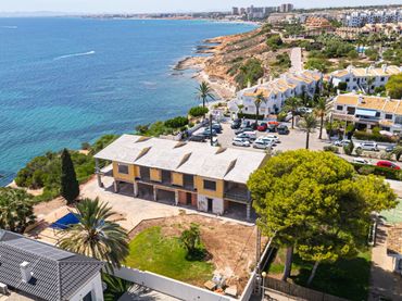 Villa con piscina in vendita a La Caleta