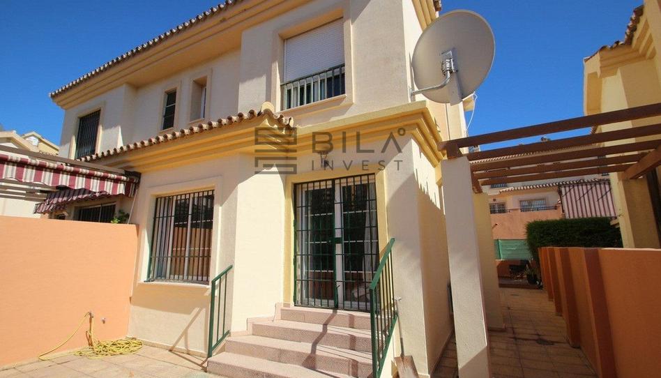 Foto 1 de Casa adosada en venda a Agustina de Aragon, Los Pacos, Málaga