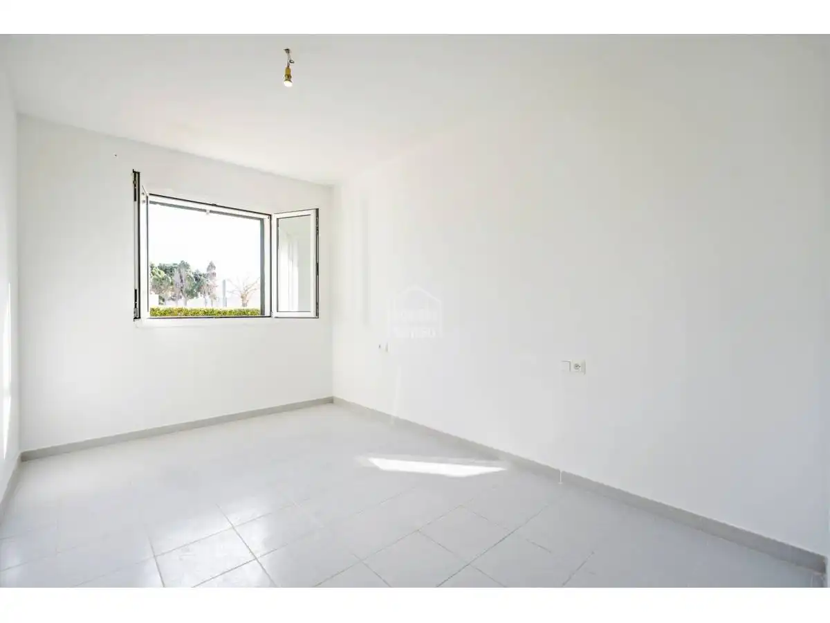 Dormitori de Apartament en venda en Es Castell amb Terrassa