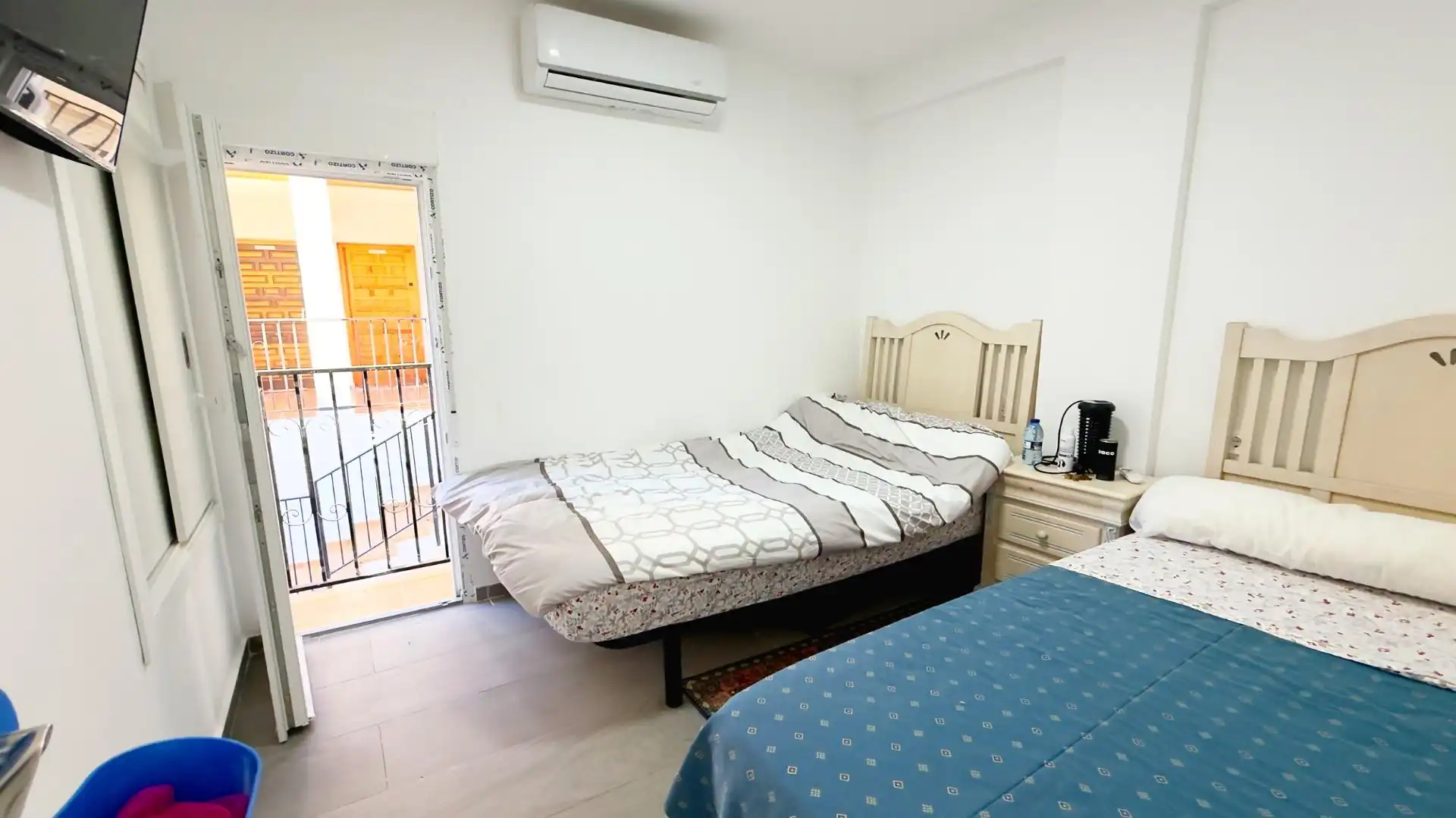 Dormitori de Local en venda en Benidorm amb Aire condicionat i Moblat