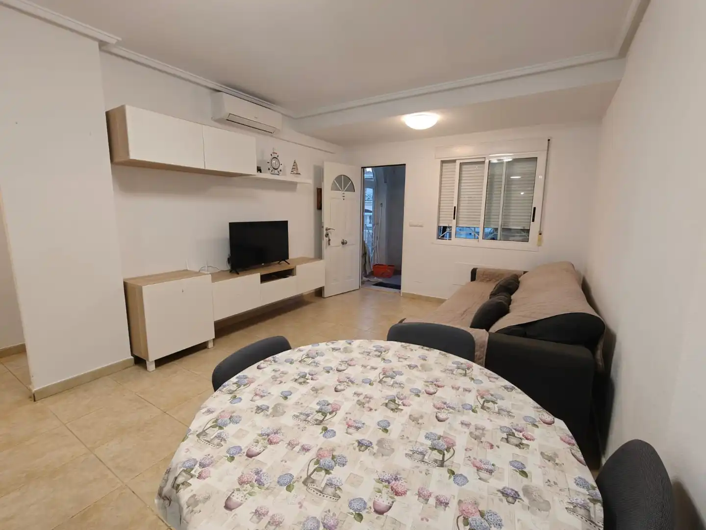Sala d'estar de Planta baixa de lloguer en Torrevieja amb Aire condicionat, Calefacció i Terrassa