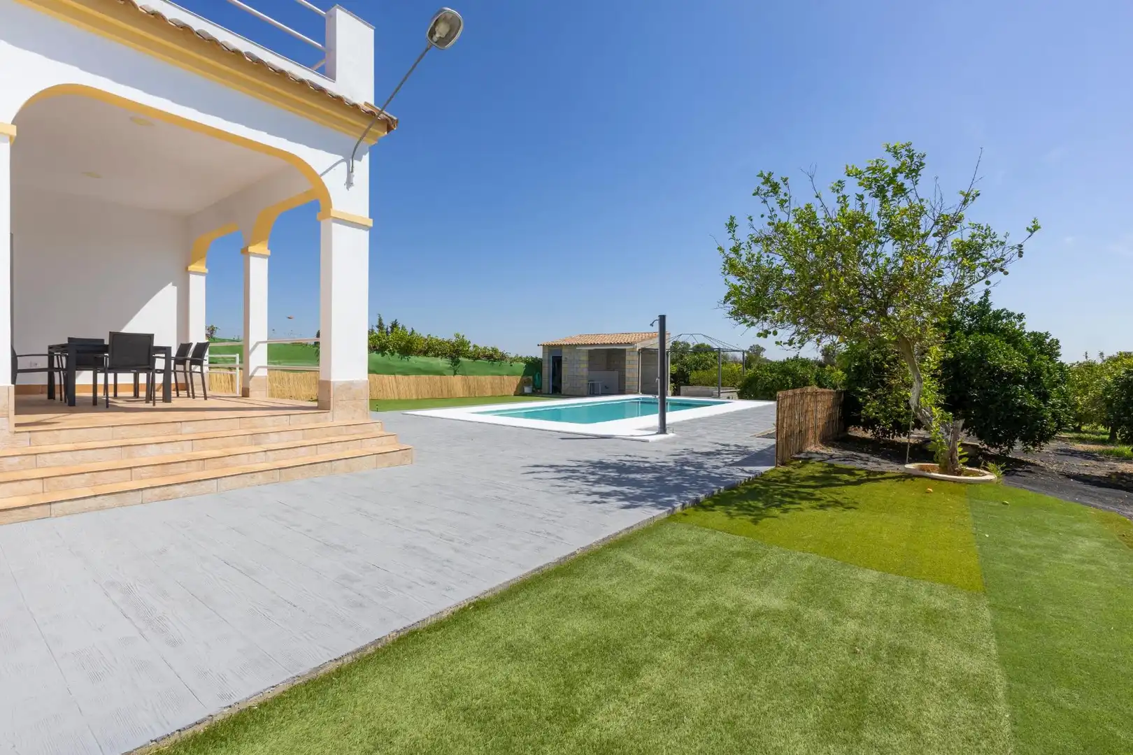 Piscina de Casa o chalet en venta en La Puebla del Río con Terraza, Trastero y Piscina