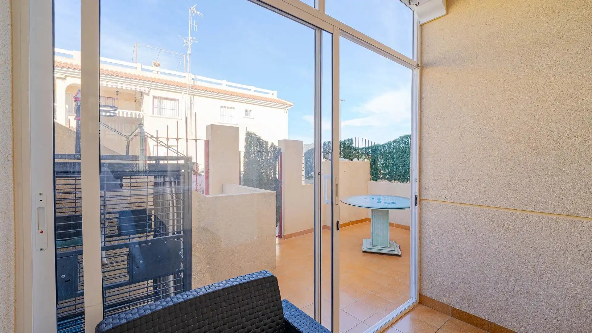 Terrassa de Casa o xalet en venda en Orihuela amb Jardí privat, Moblat i Piscina comunitària