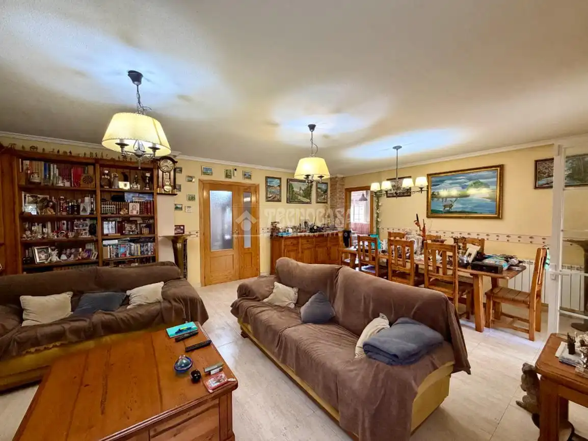 Sala de estar de Piso en venta en Villanueva de la Torre con Aire acondicionado y Calefacción