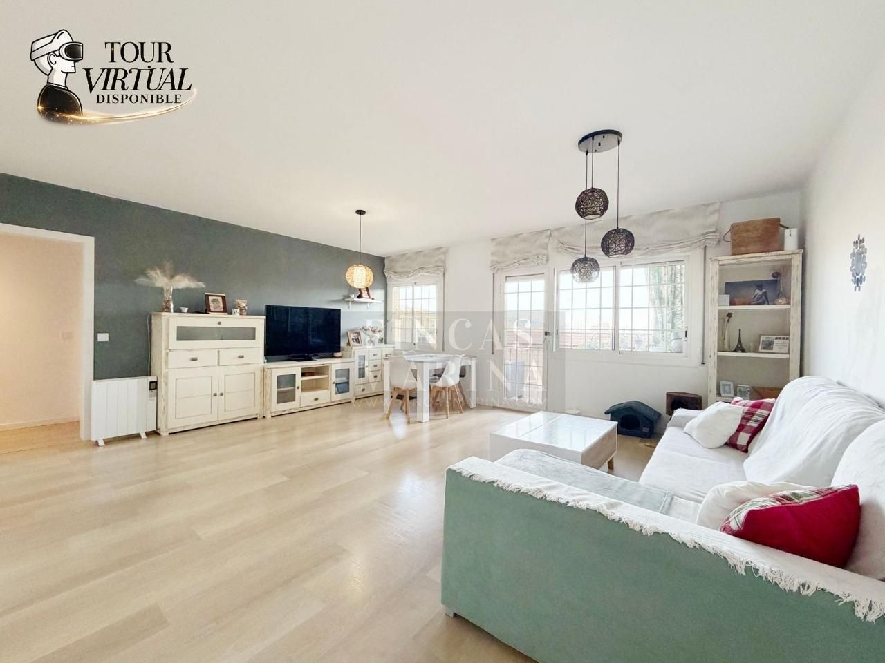 Vista exterior de Pis en venda en Gavà amb Parquet i Terrassa