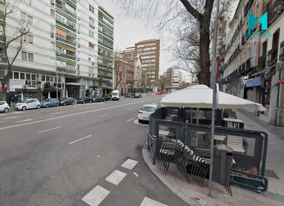 Vista exterior de Local de lloguer en Centro