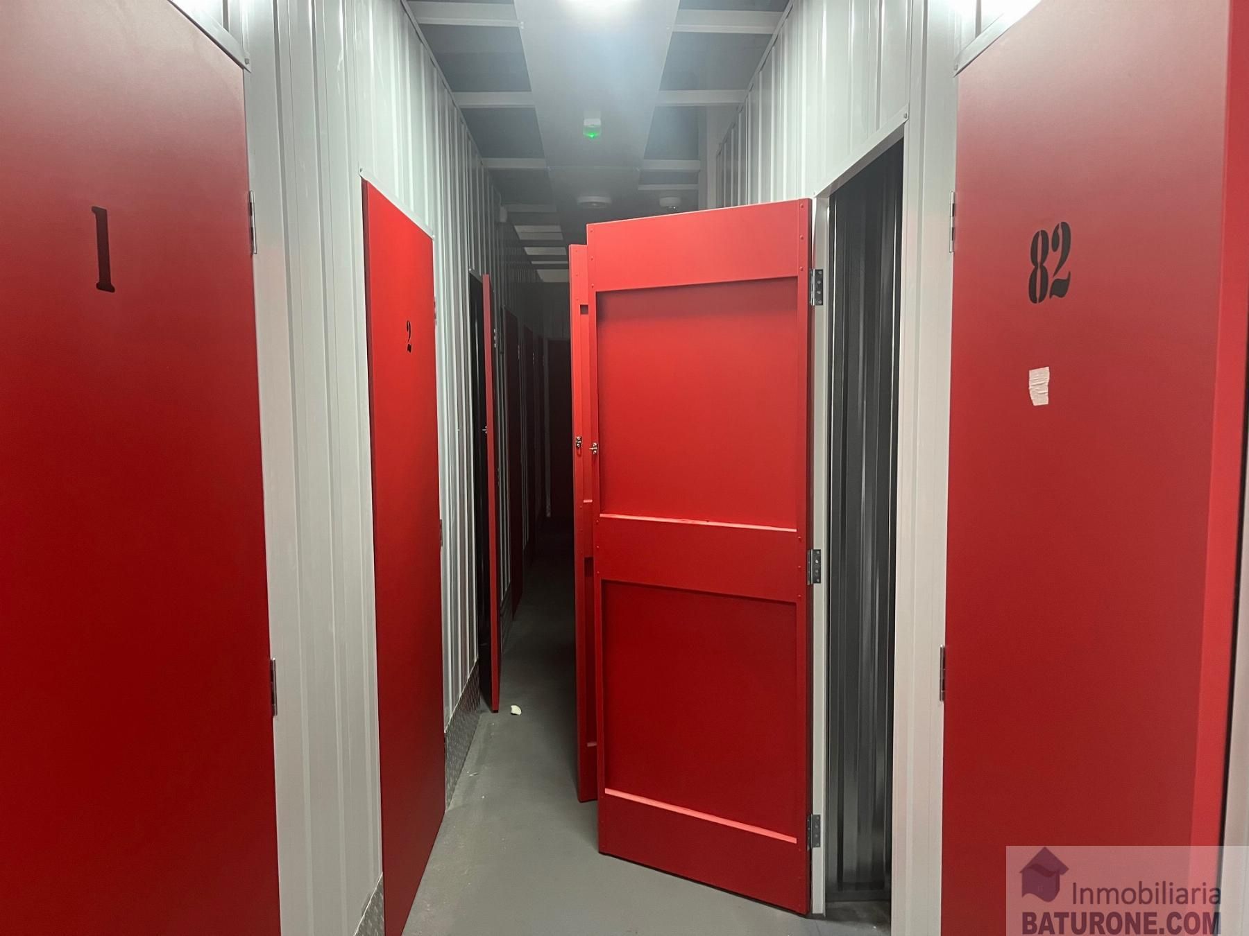 Box room to rent in San Fernando