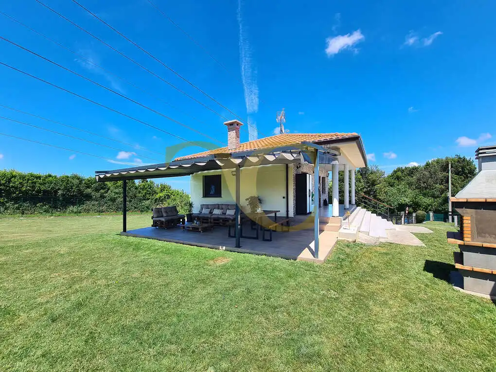 Terrassa de Casa o xalet en venda en Gijón  amb Calefacció, Jardí privat i Terrassa