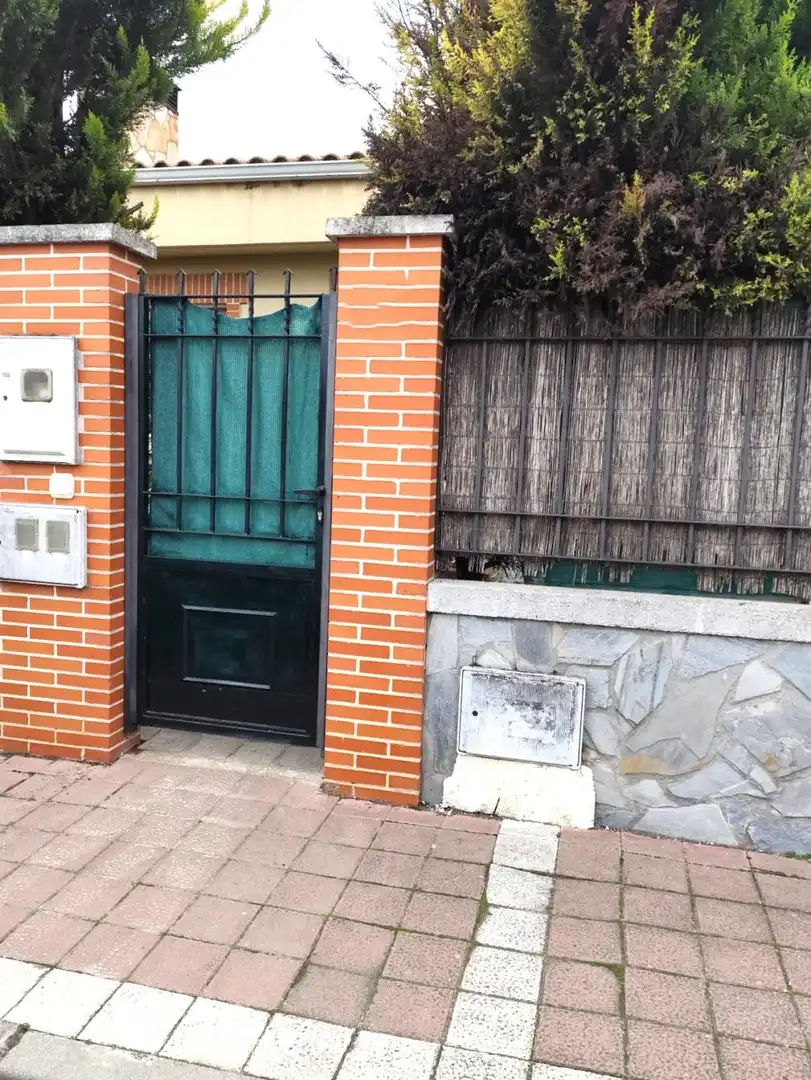 Vista exterior de Casa o chalet en venta en San Miguel del Pino con Calefacción