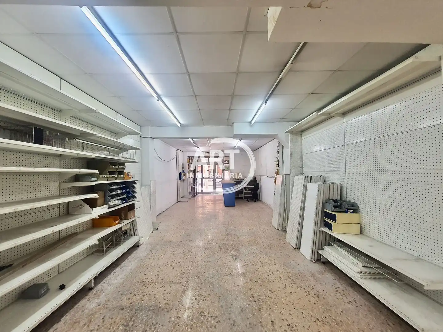 Local en venta en Manises con Aire acondicionado