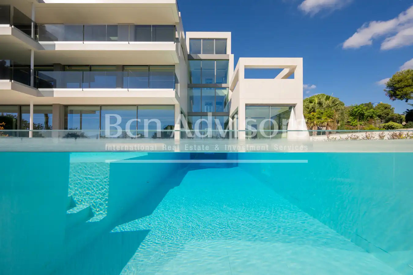 Piscina de Casa o chalet en venta en Barcelona con Aire acondicionado, Calefacción y Jardín privado