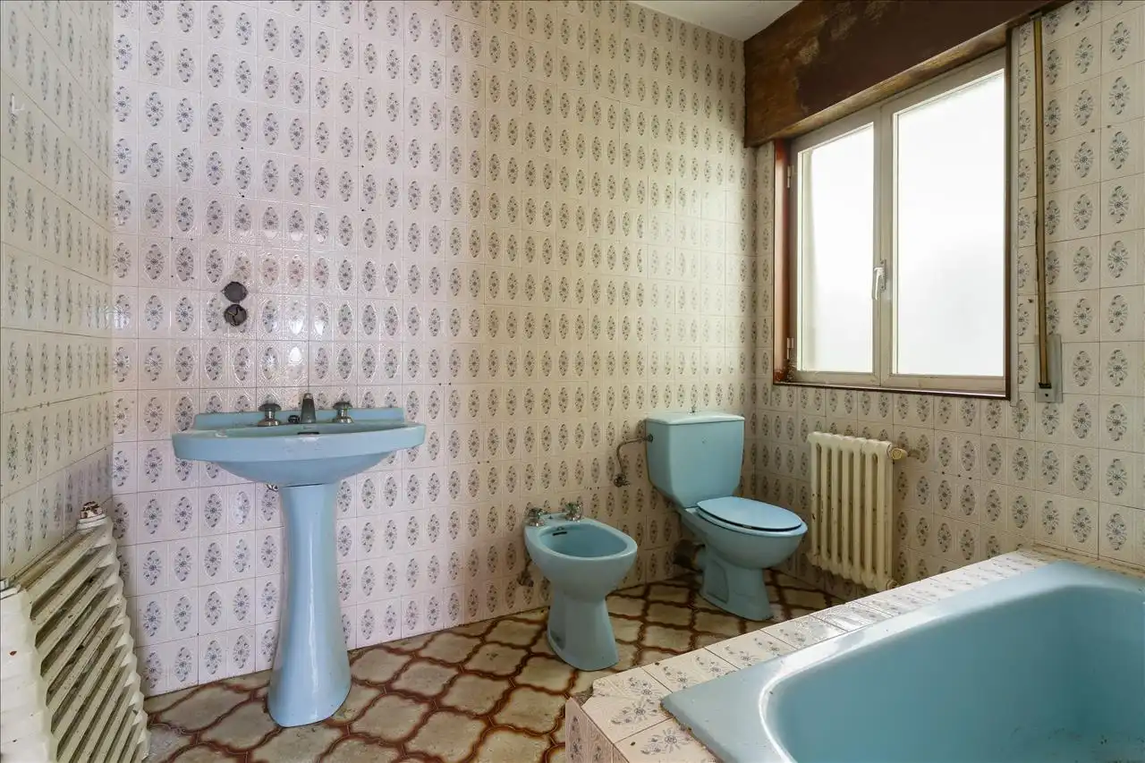 Bathroom of Flat for sale in Ordes