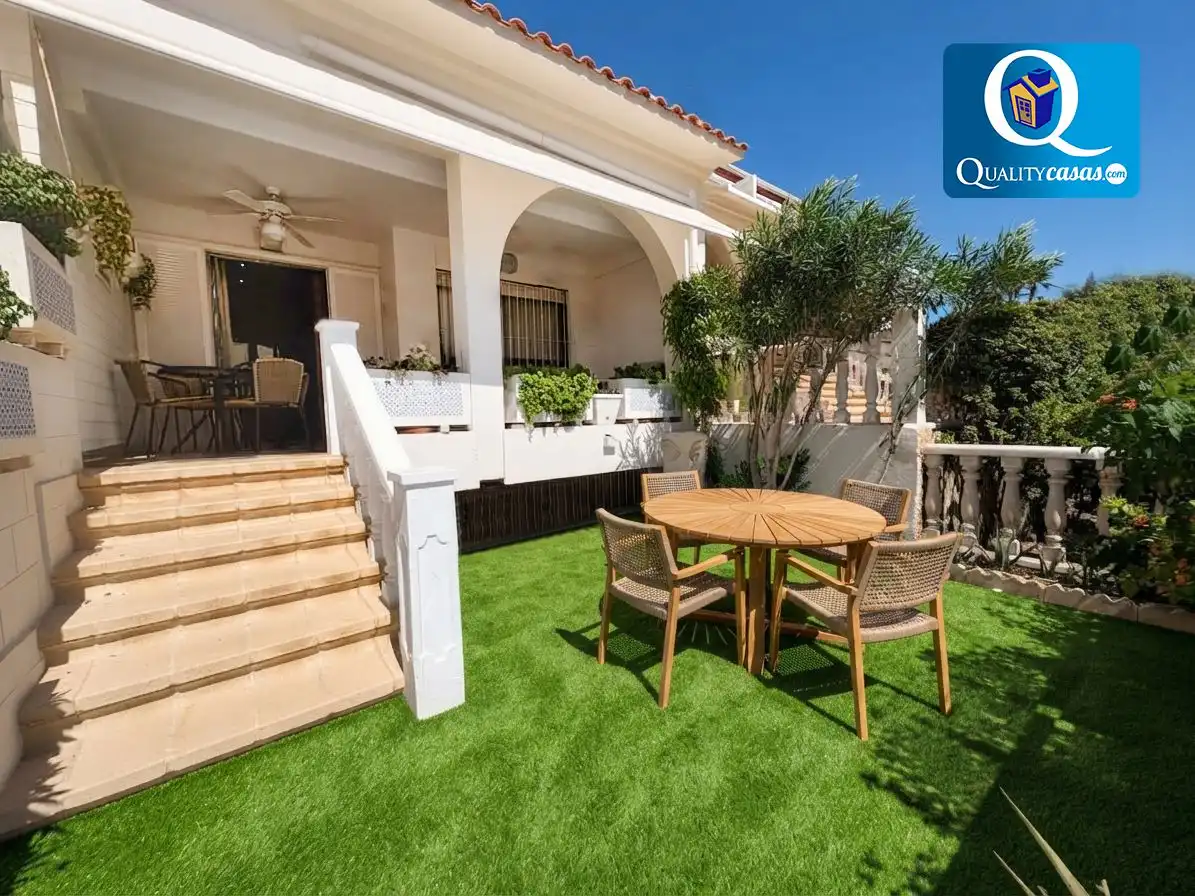 Bungalow con piscina en venta en Playa de San Juan - El Cabo de las Huertas
