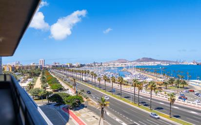 Außenansicht von Wohnung zum verkauf in Las Palmas de Gran Canaria mit Balkon