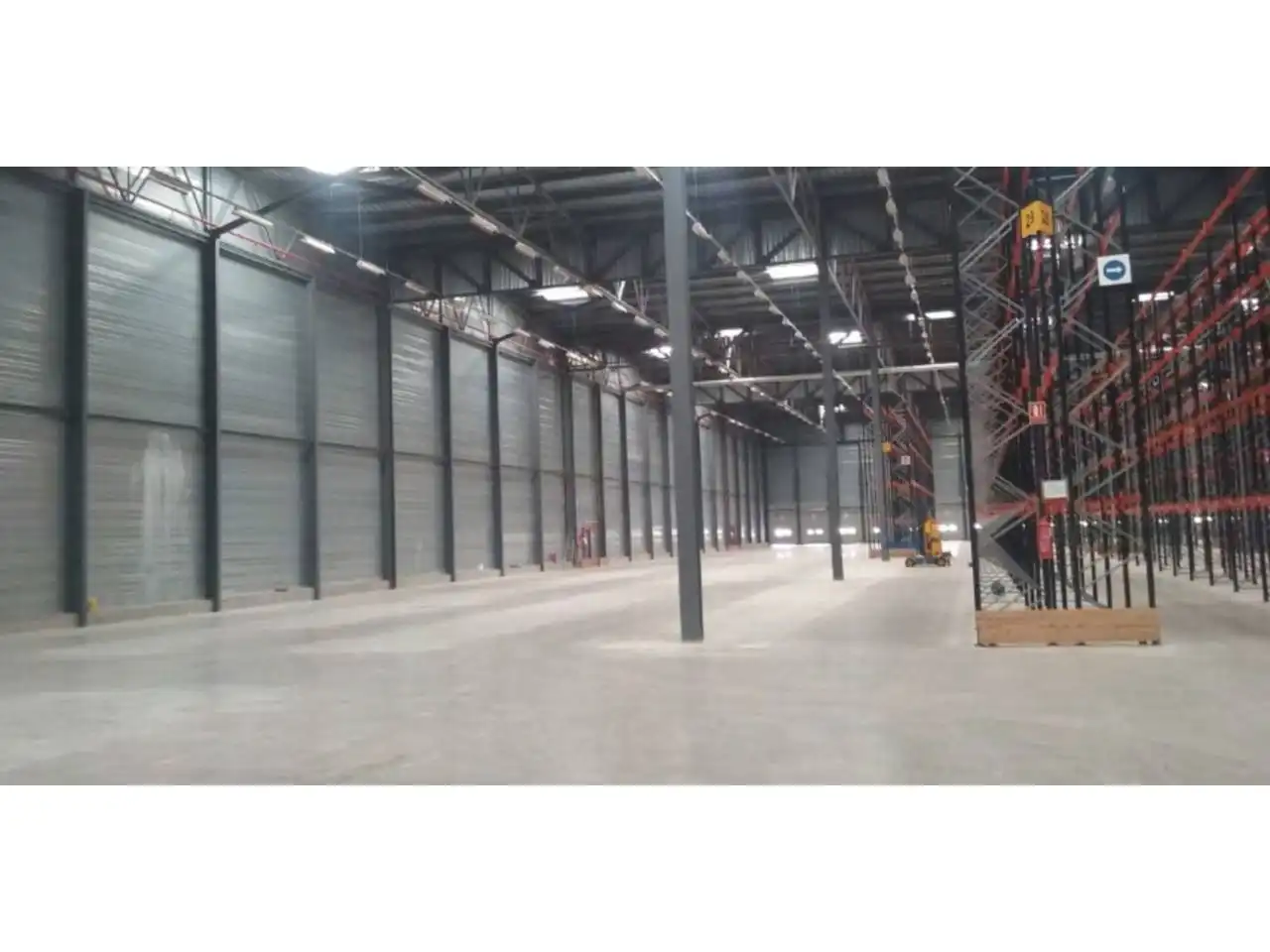 Industrial building for sale in Almansa, imagen 2