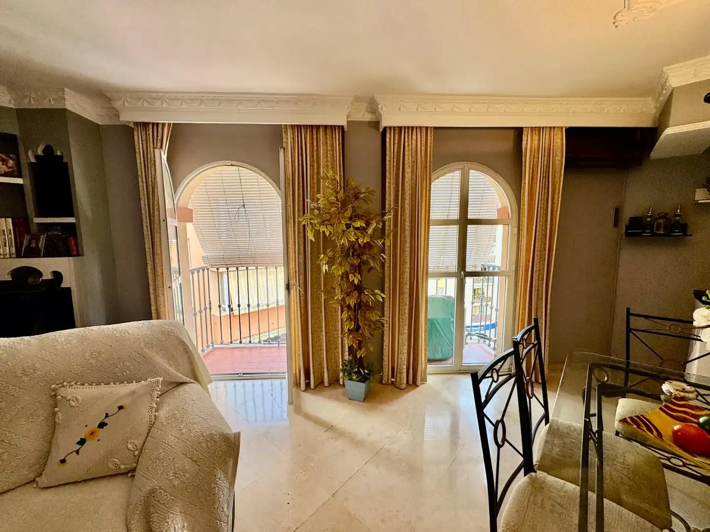 Living room of Apartments for sale in Fuengirola  with Air Conditioner, Furnished and Oven