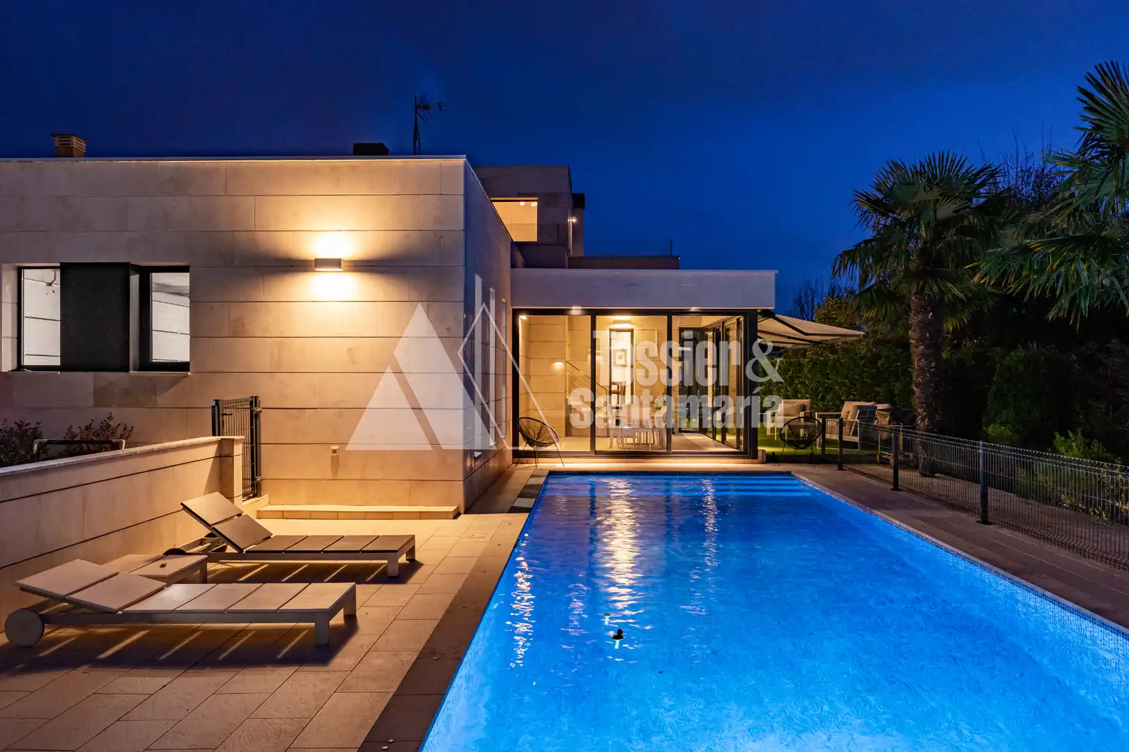 Vista exterior de Casa o chalet en venta en Gijón  con Calefacción, Jardín privado y Terraza