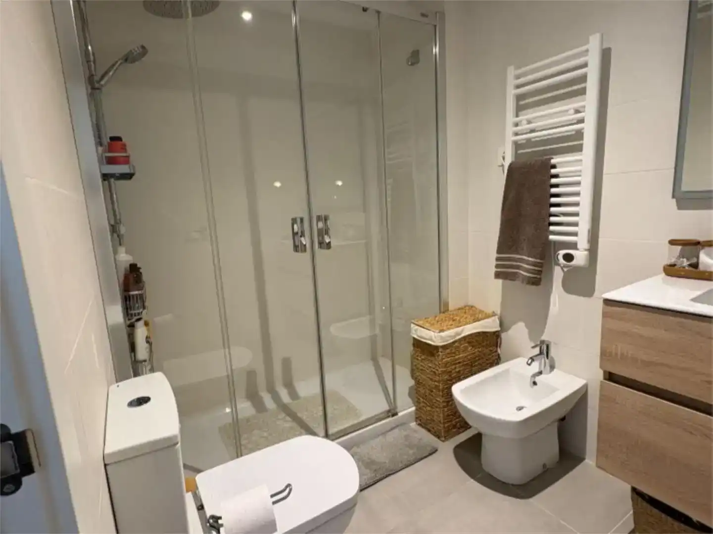 Bathroom of Flat for sale in Sabadell  with Air Conditioner and Swimming Pool