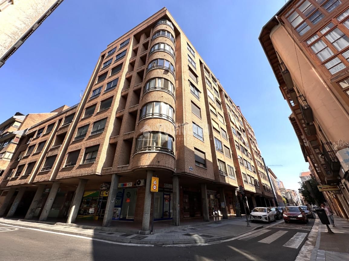 Exterior view of Flat for sale in Valladolid Capital