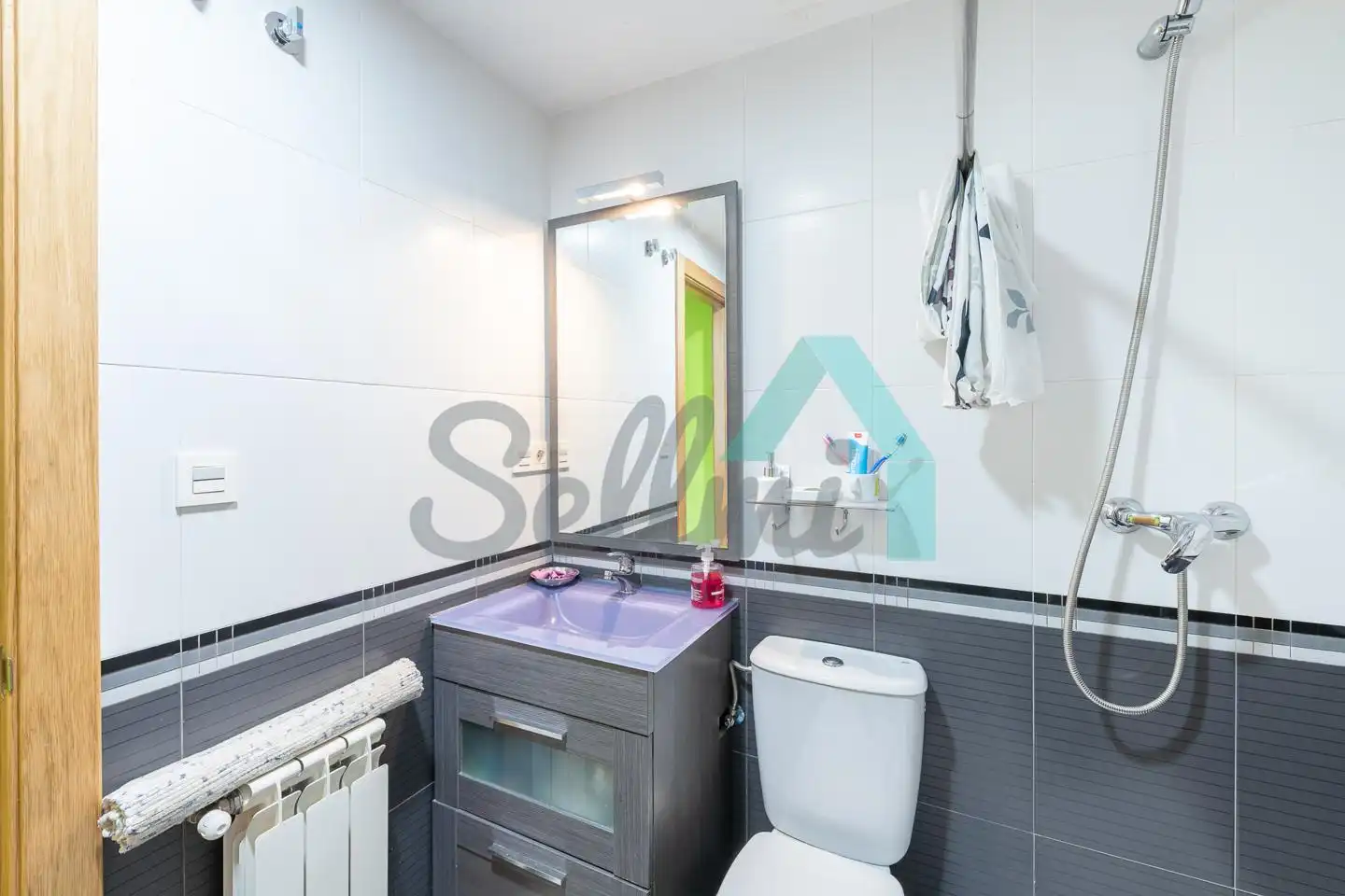 Baño de Piso en venta en Avilés con Calefacción, Parquet y Trastero