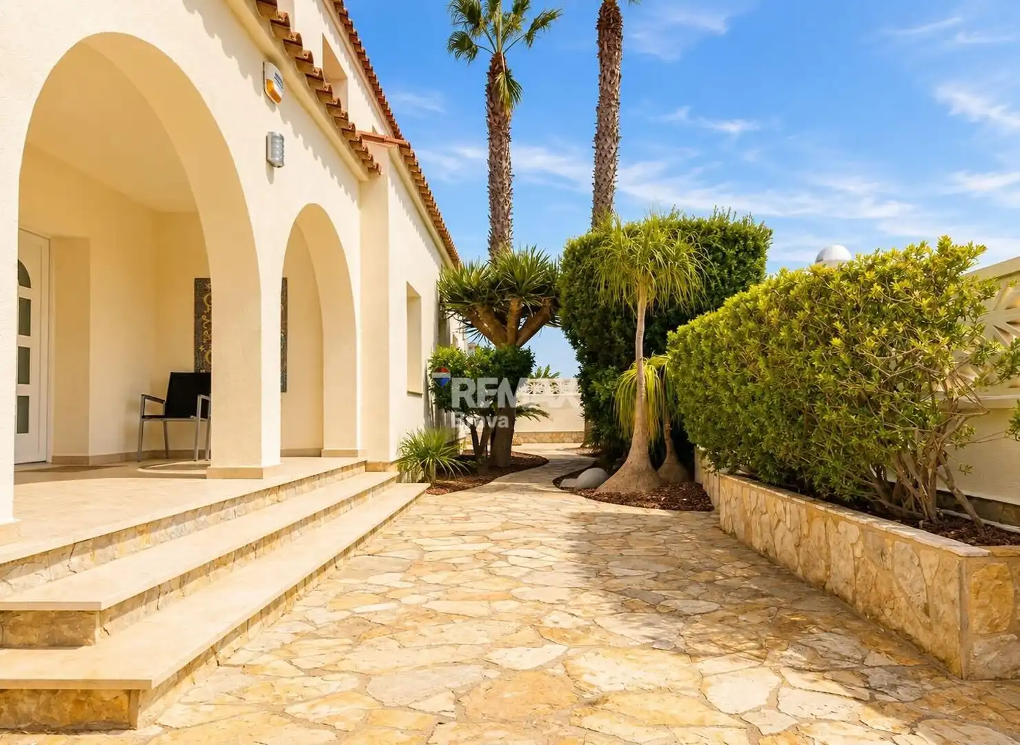 Vista exterior de Casa o xalet en venda en Roses amb Aire condicionat, Calefacció i Jardí privat