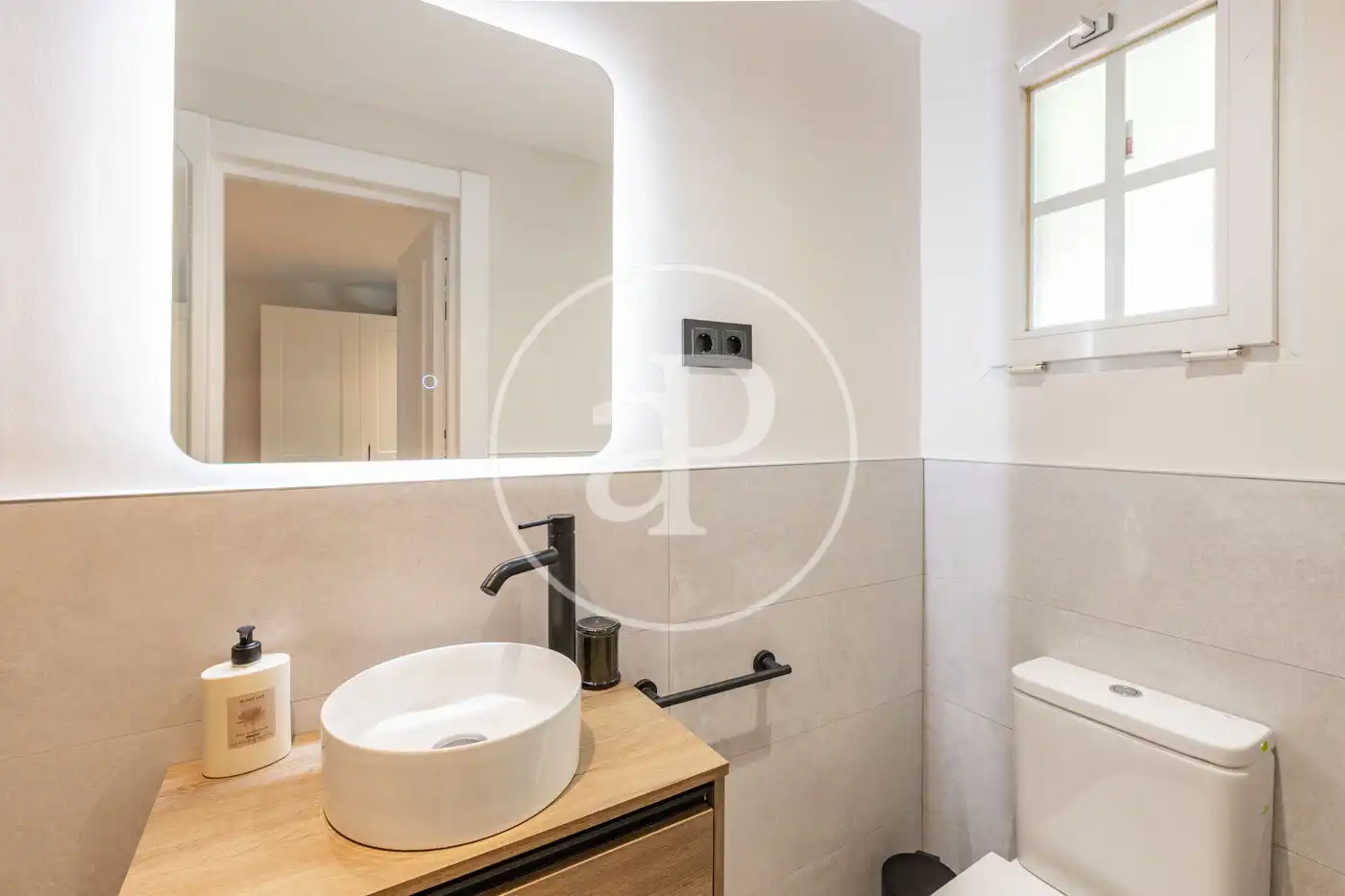 Baño de Casa adosada de alquiler en Las Rozas de Madrid con Aire acondicionado, Calefacción y Jardín privado