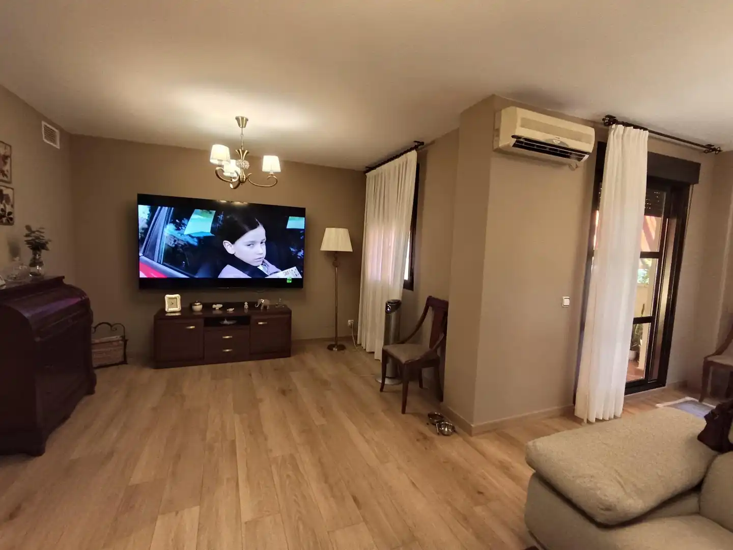 Sala de estar de Piso en venta en Córdoba con Aire acondicionado, Terraza y Piscina comunitaria
