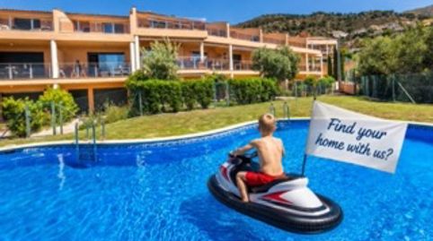 Piso luminoso con jardín privado, piscina y espectacular terraza en Palau-saverdera., imatge 2