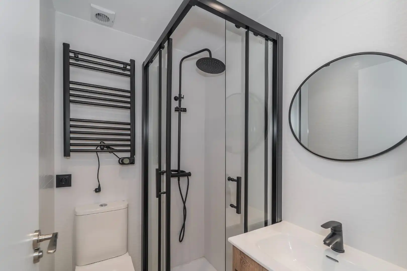 Baño de Piso en venta en Móstoles con Calefacción, Terraza y Balcón