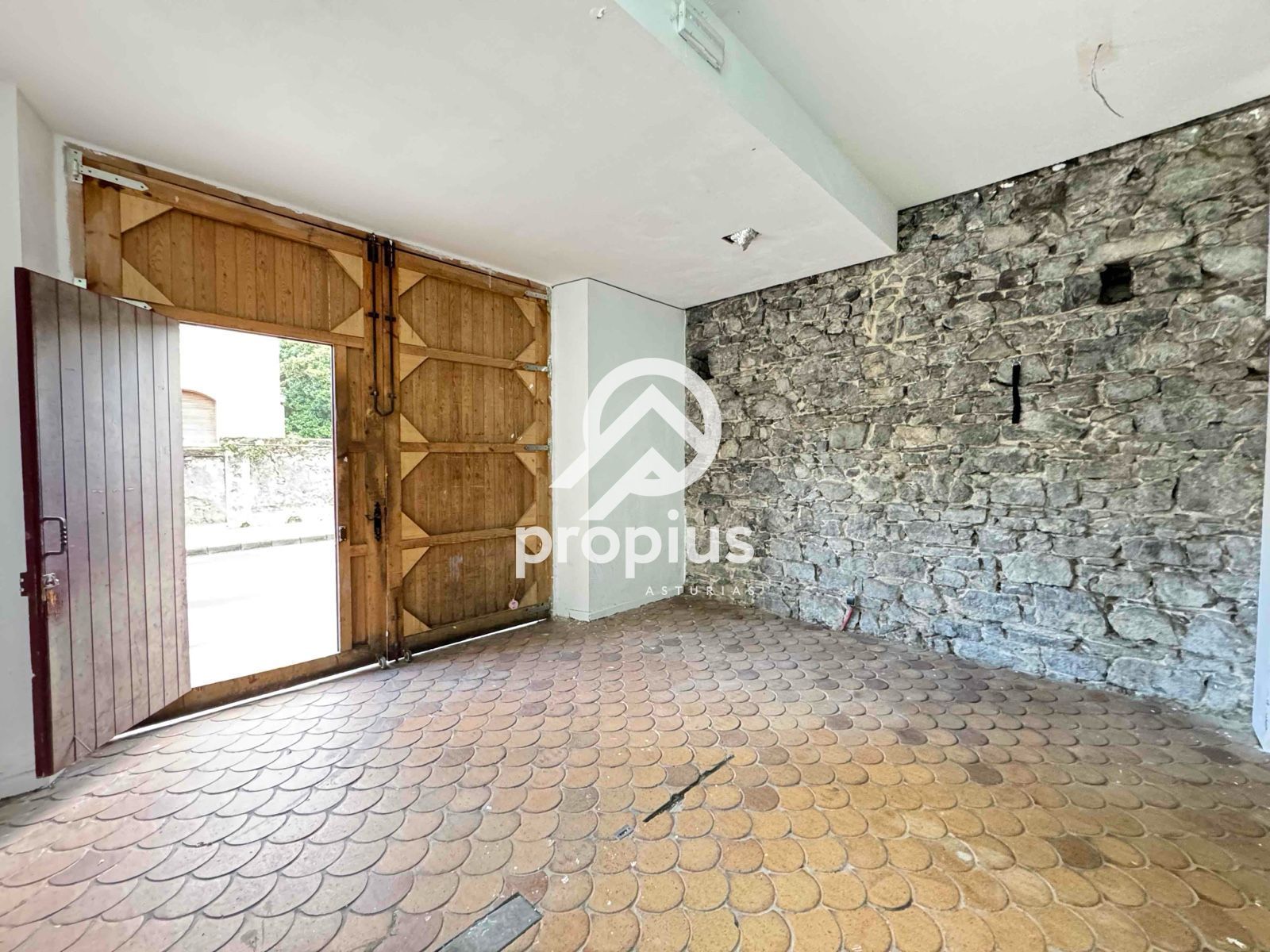 Local en venda a Rodrigo Grossi, Llanes pueblo