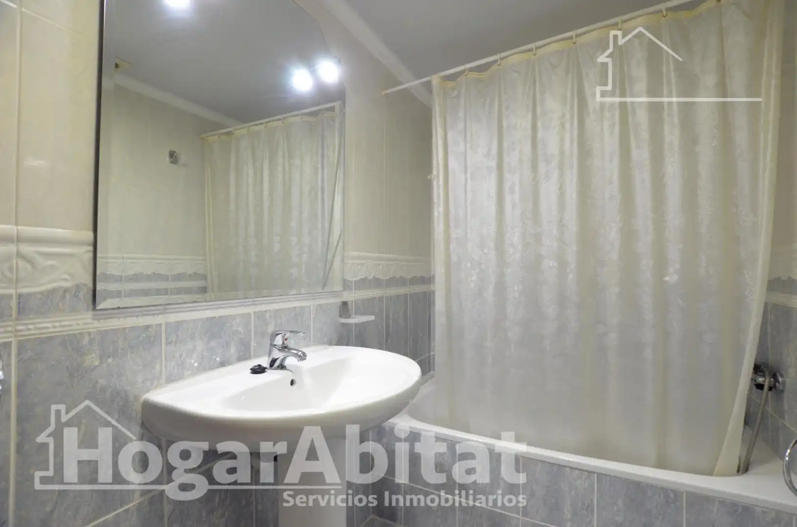 Baño de Piso en venta en Tavernes de la Valldigna con Aire acondicionado, Calefacción y Trastero